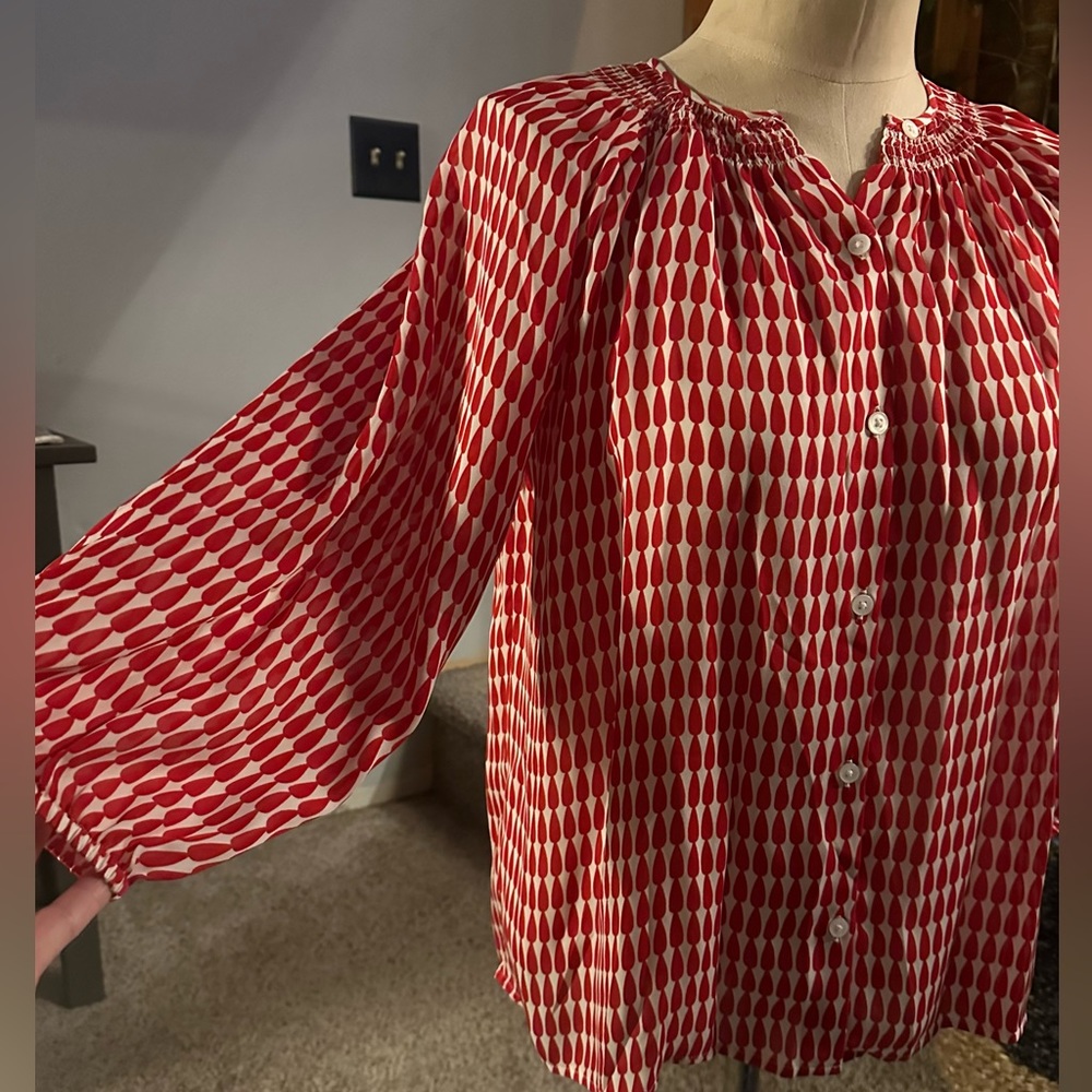 Gorgeous TUCKER CLASSIC TOP~ 💯 Silk, Small, NWT~ perfection!